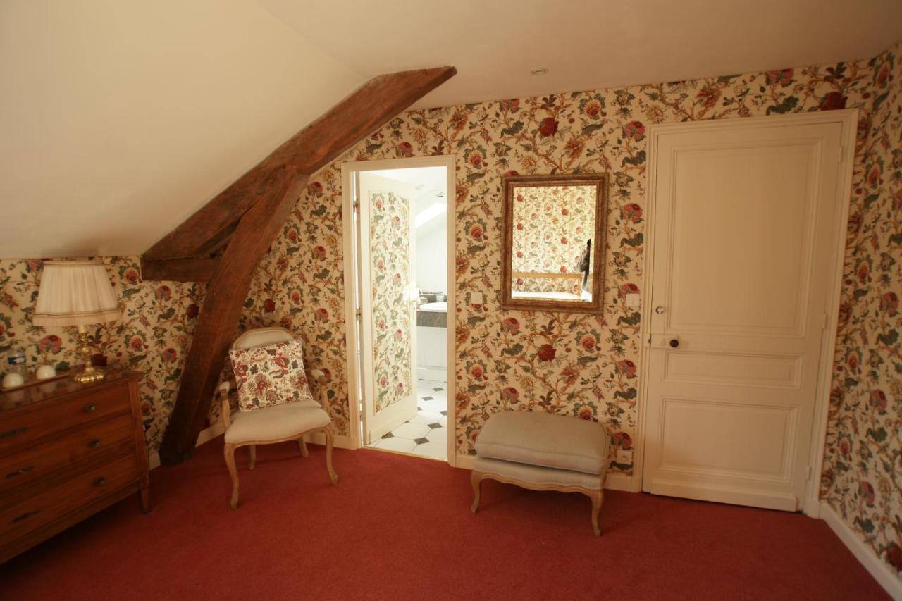 Le Chatenet 1689 Brantôme الغرفة الصورة